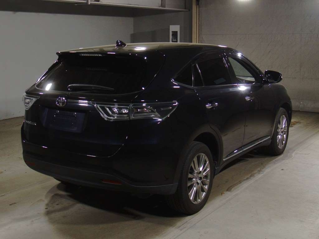 TOYOTA HARRIER