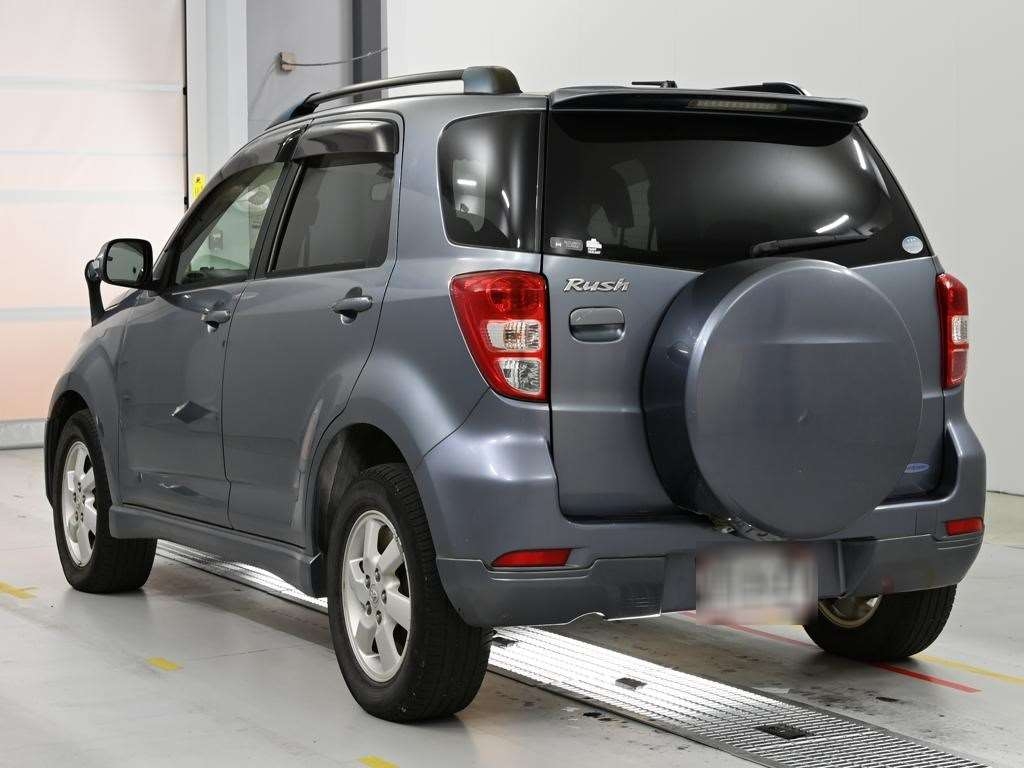 TOYOTA RUSH