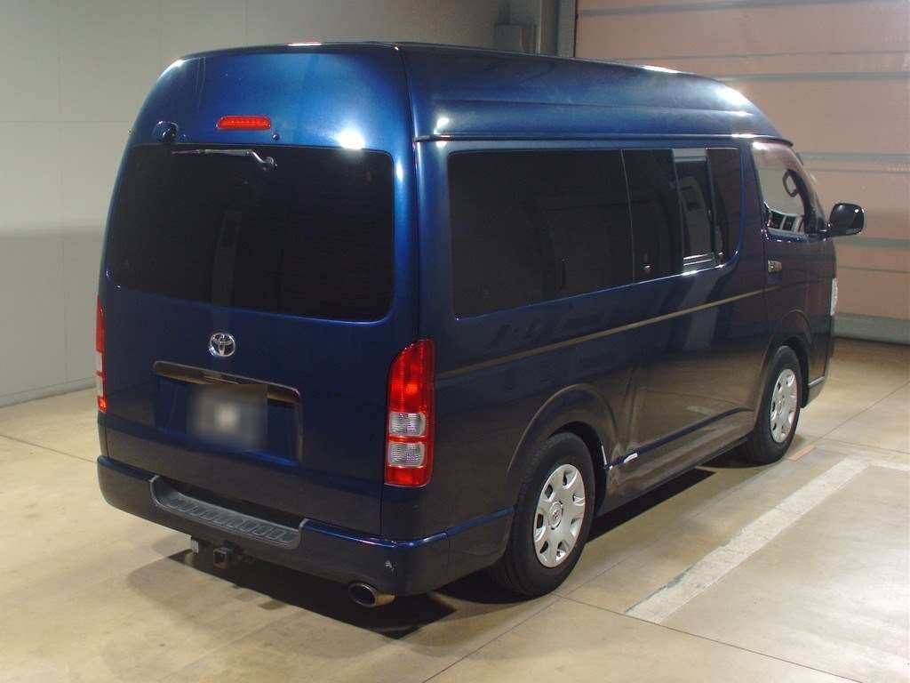 TOYOTA REGIUS ACE