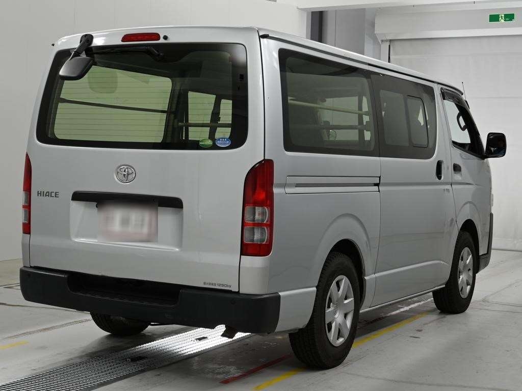 TOYOTA REGIUS ACE