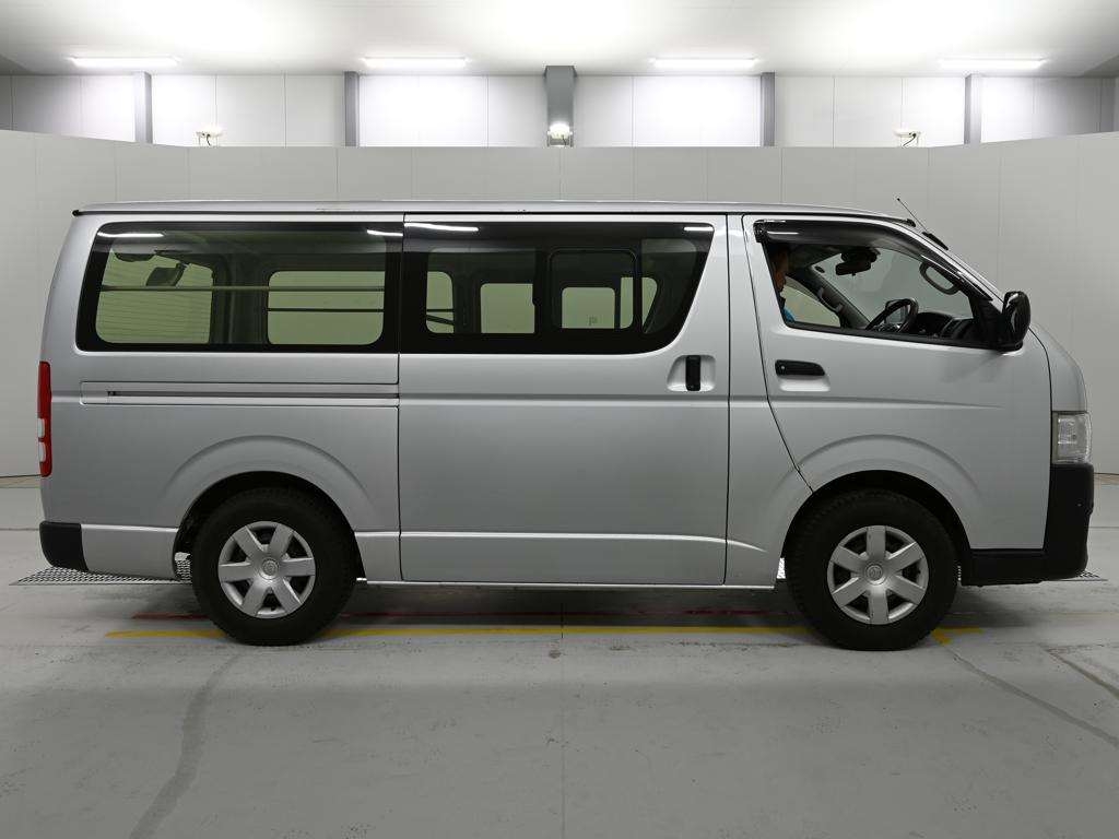 TOYOTA REGIUS ACE