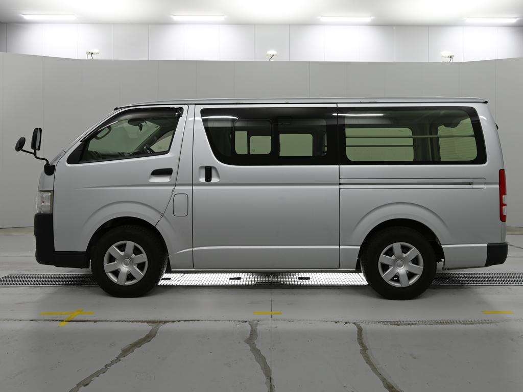 TOYOTA REGIUS ACE