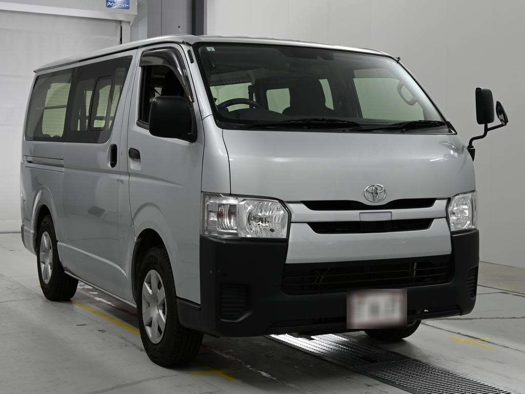 TOYOTA REGIUS ACE