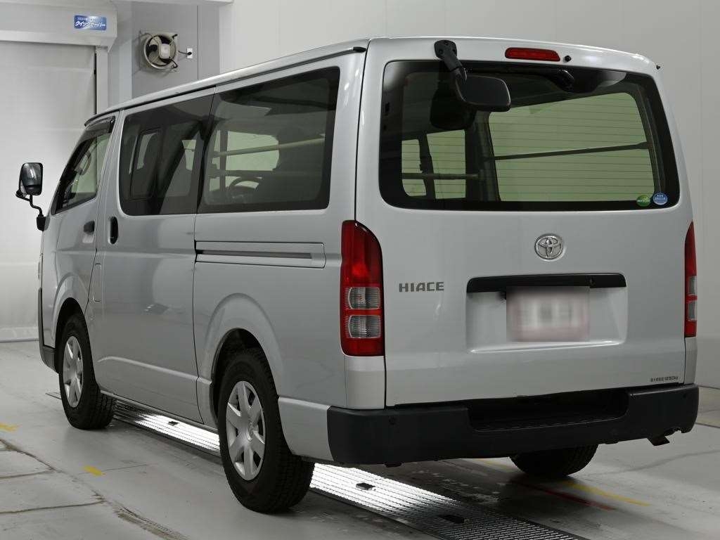 TOYOTA REGIUS ACE