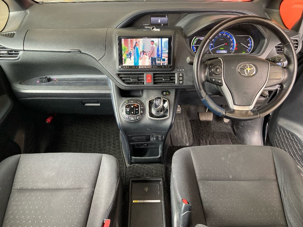 TOYOTA VOXY
