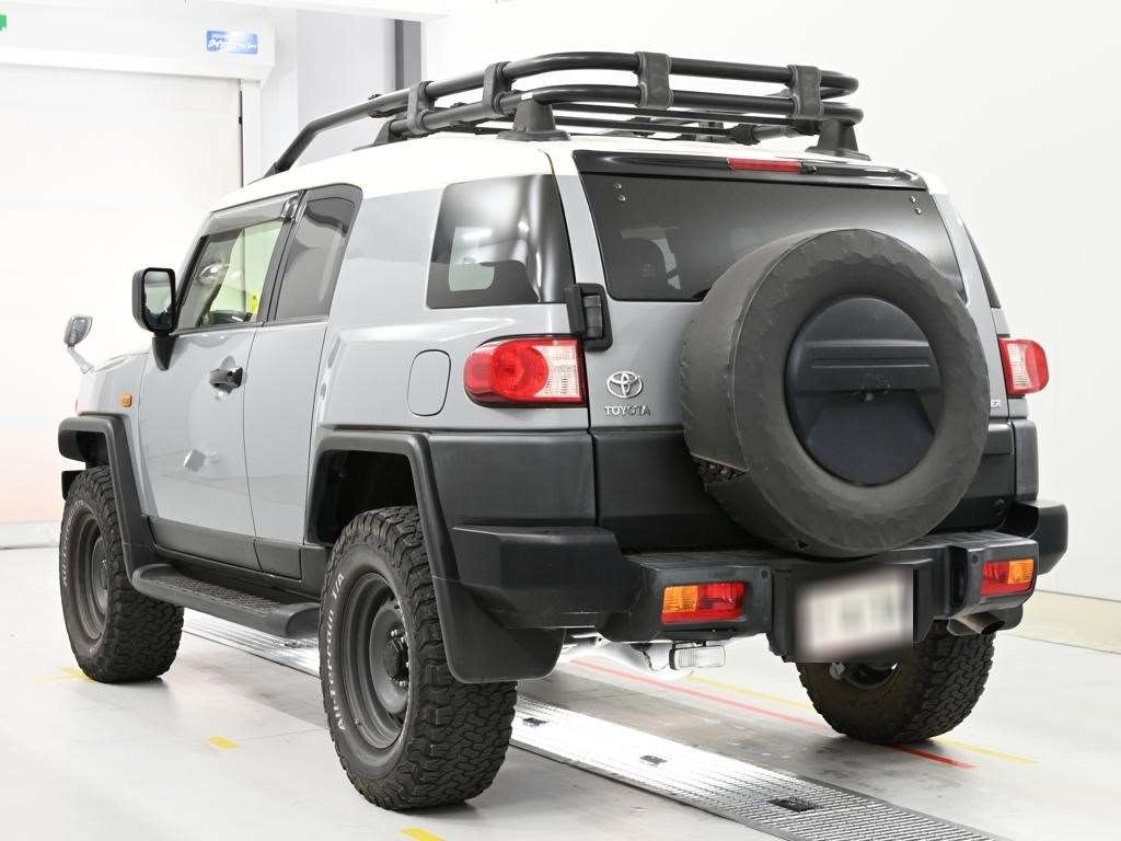 TOYOTA FJ CRUISER
