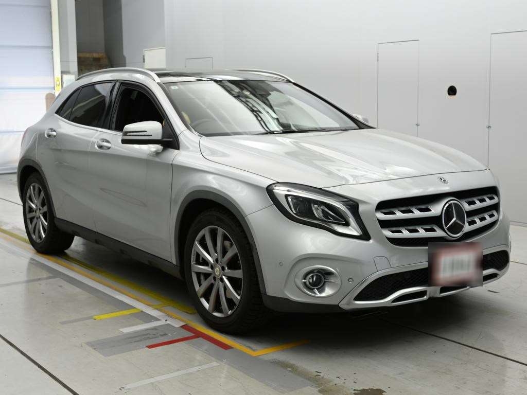 MERCEDES-BENZ GLA-CLASS