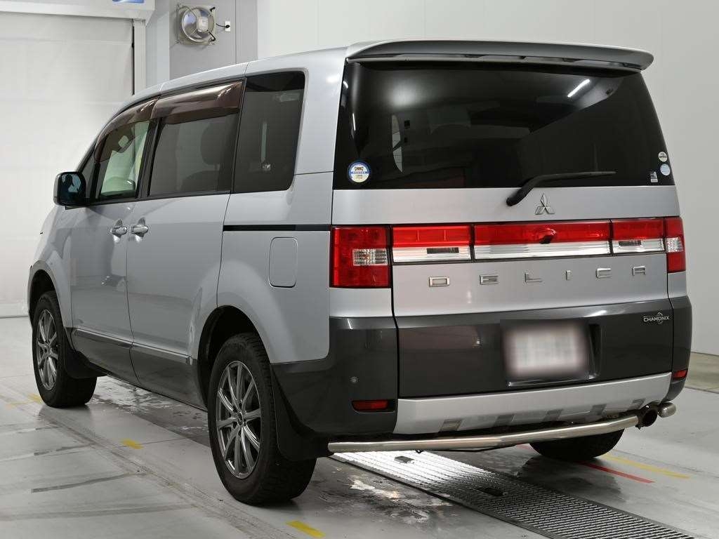 MITSUBISHI DELICA D:5