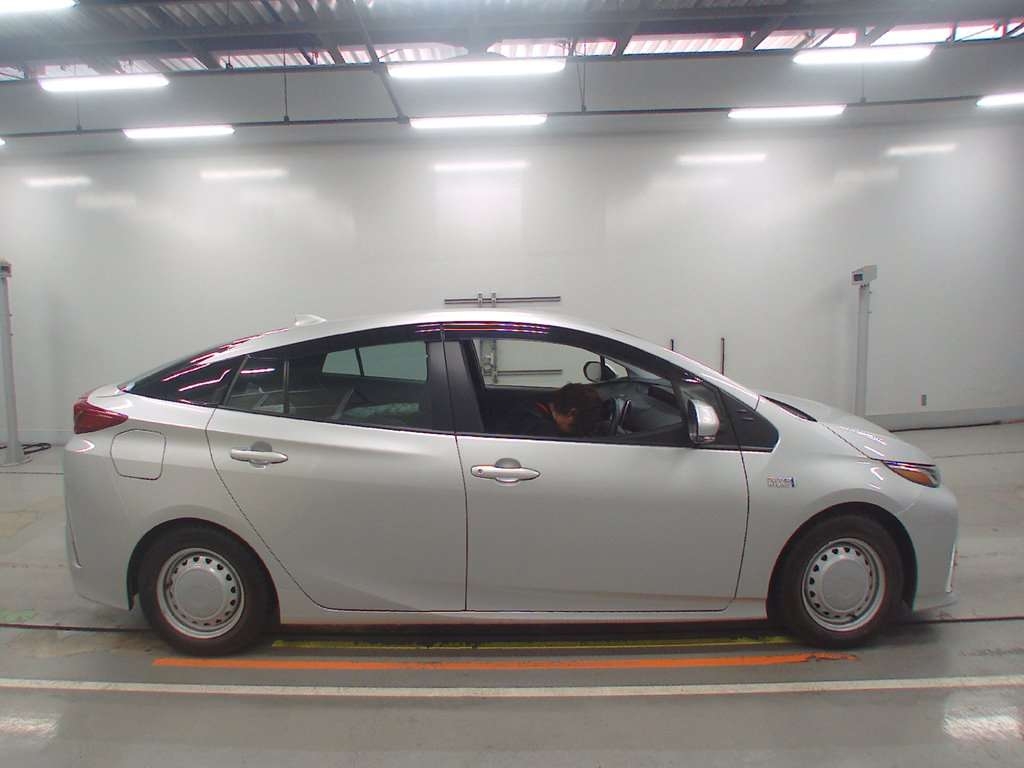 TOYOTA PRIUS PHV