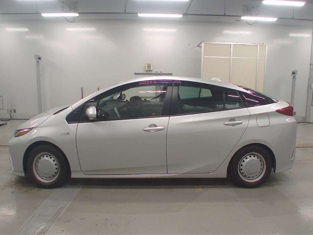TOYOTA PRIUS PHV
