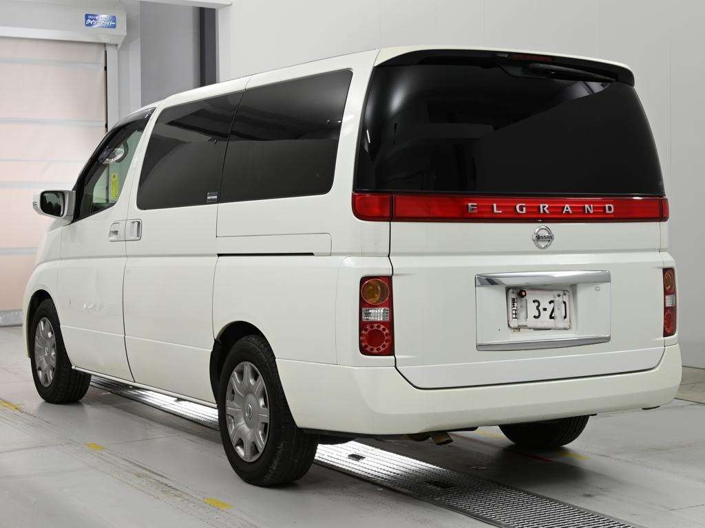 NISSAN ELGRAND