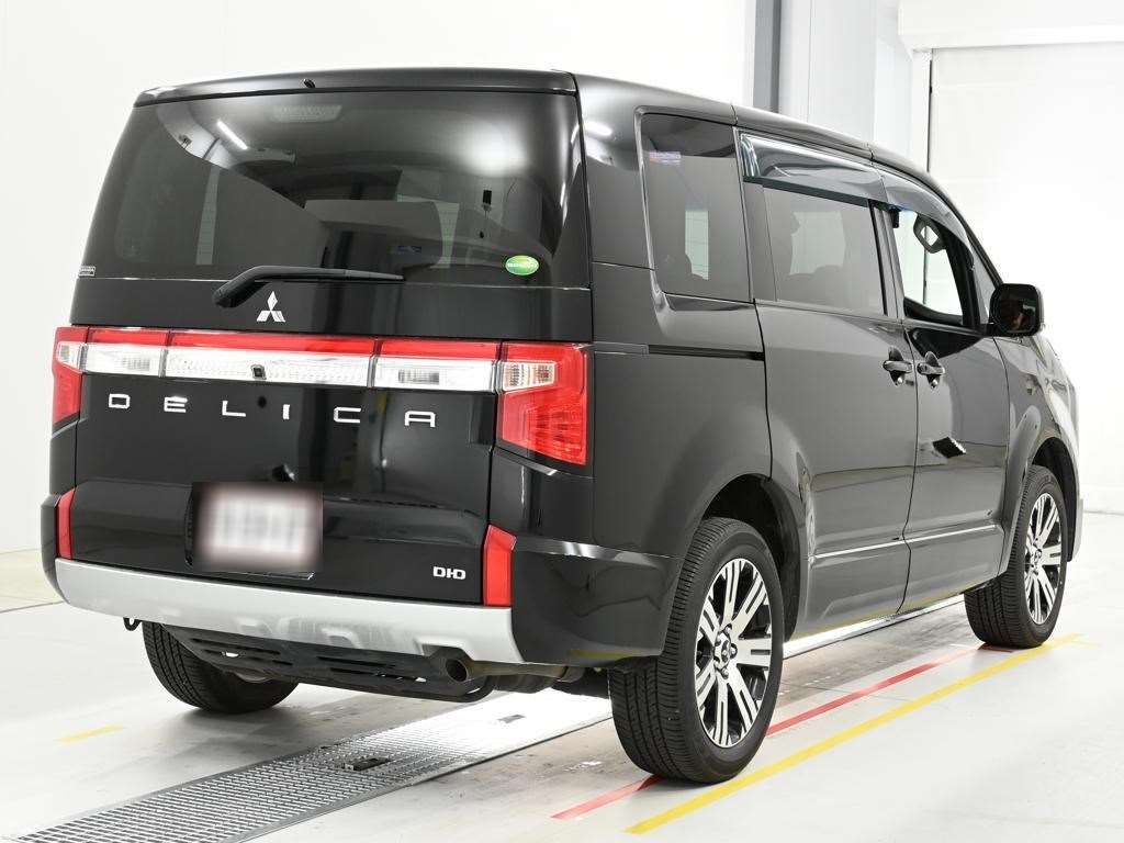 MITSUBISHI DELICA D:5