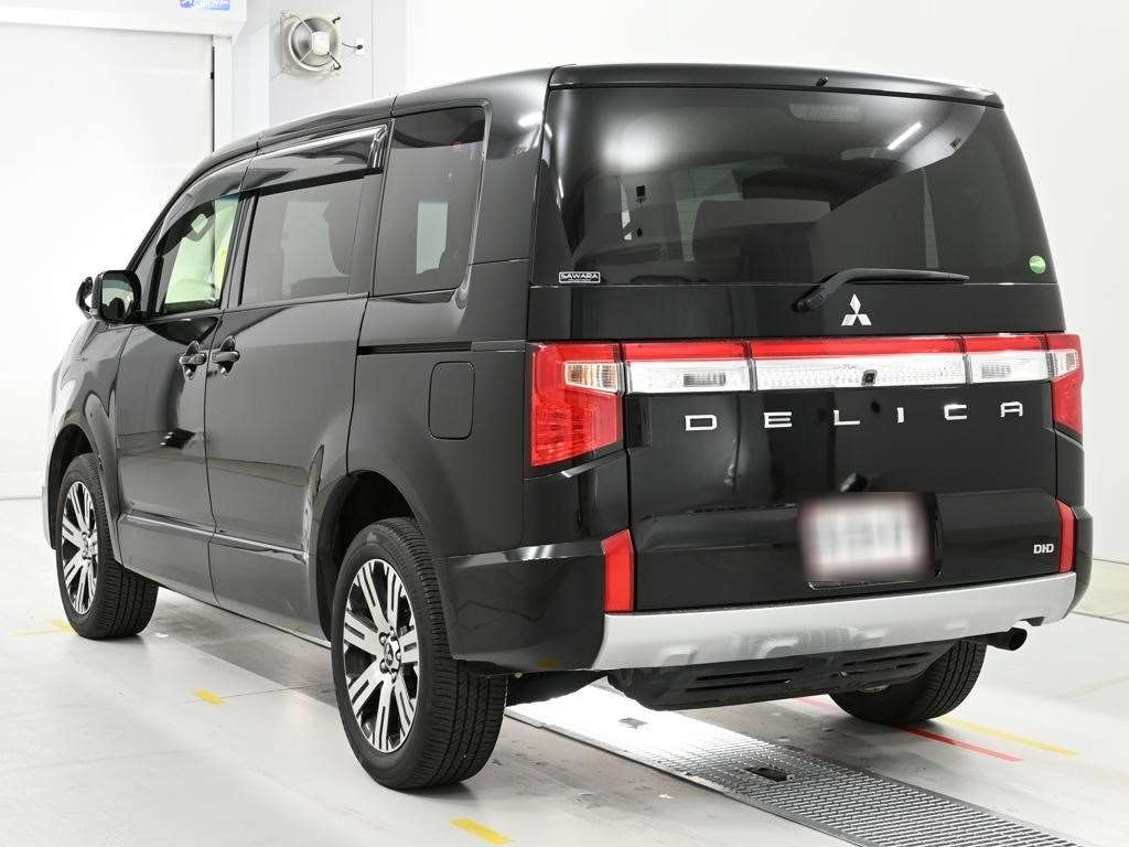 MITSUBISHI DELICA D:5