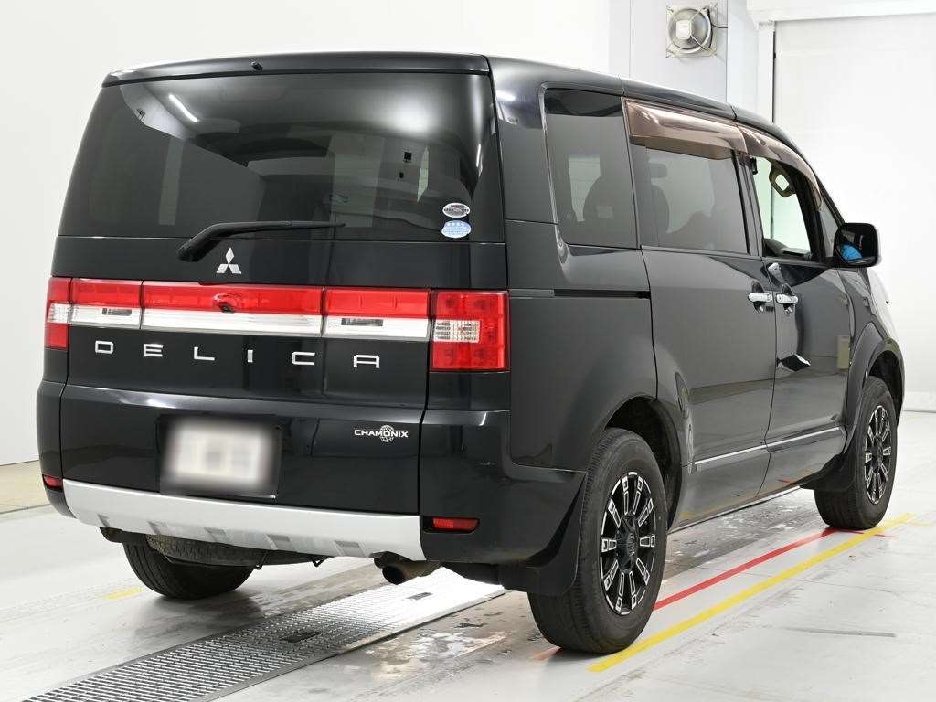 MITSUBISHI DELICA D:5