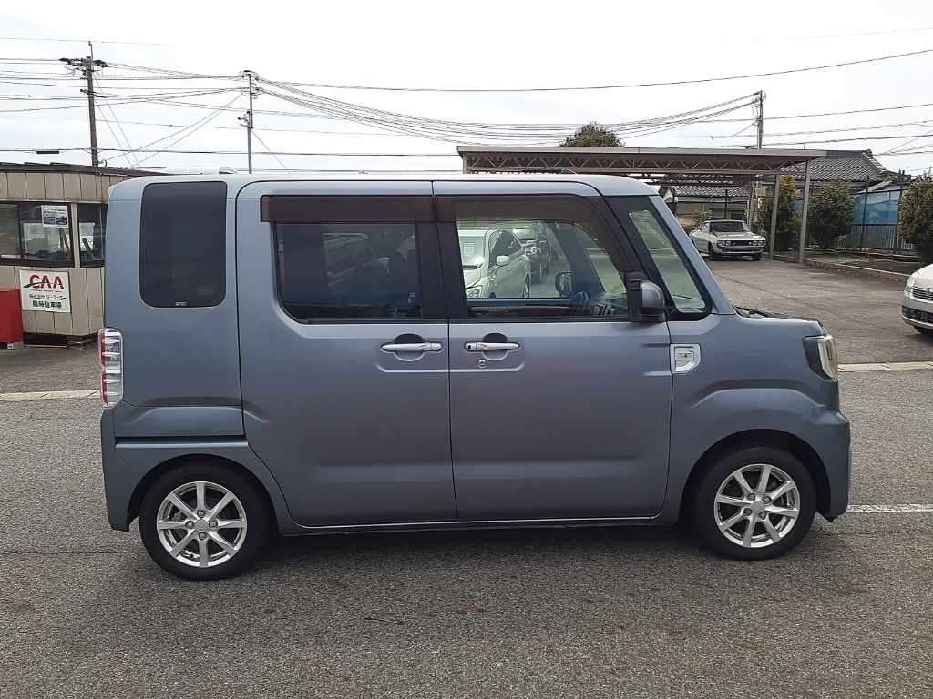 DAIHATSU WAKE