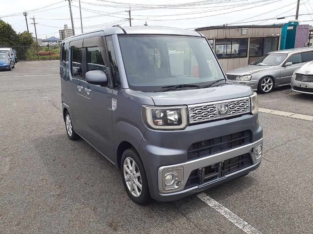 DAIHATSU WAKE
