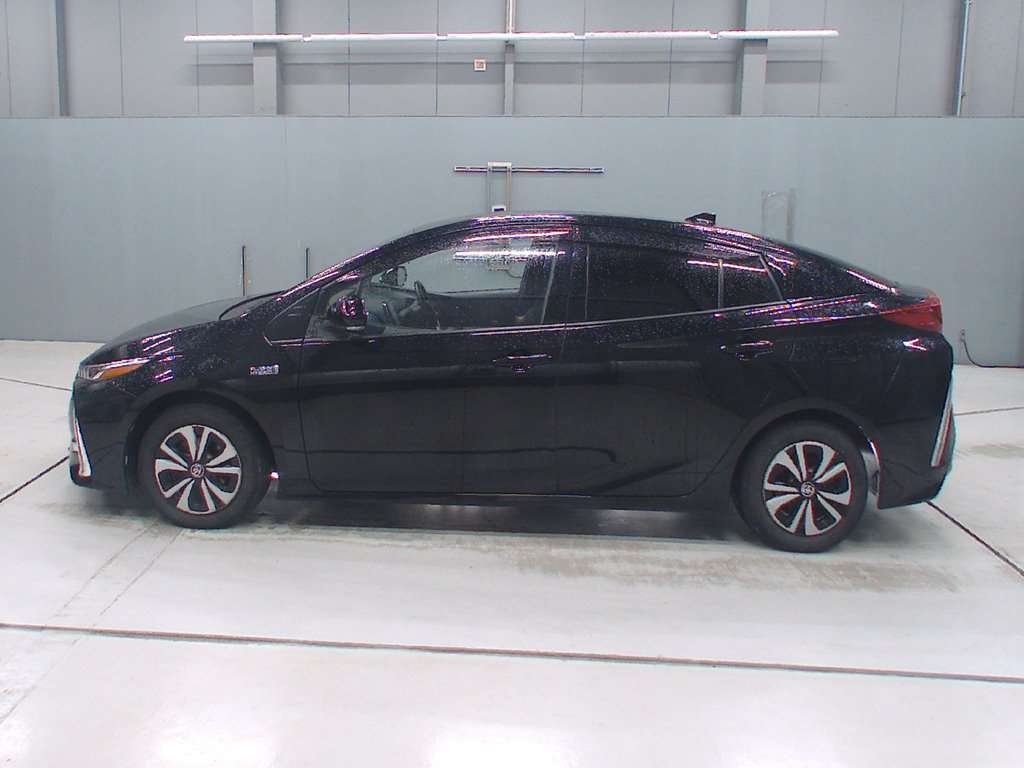 TOYOTA PRIUS PHV