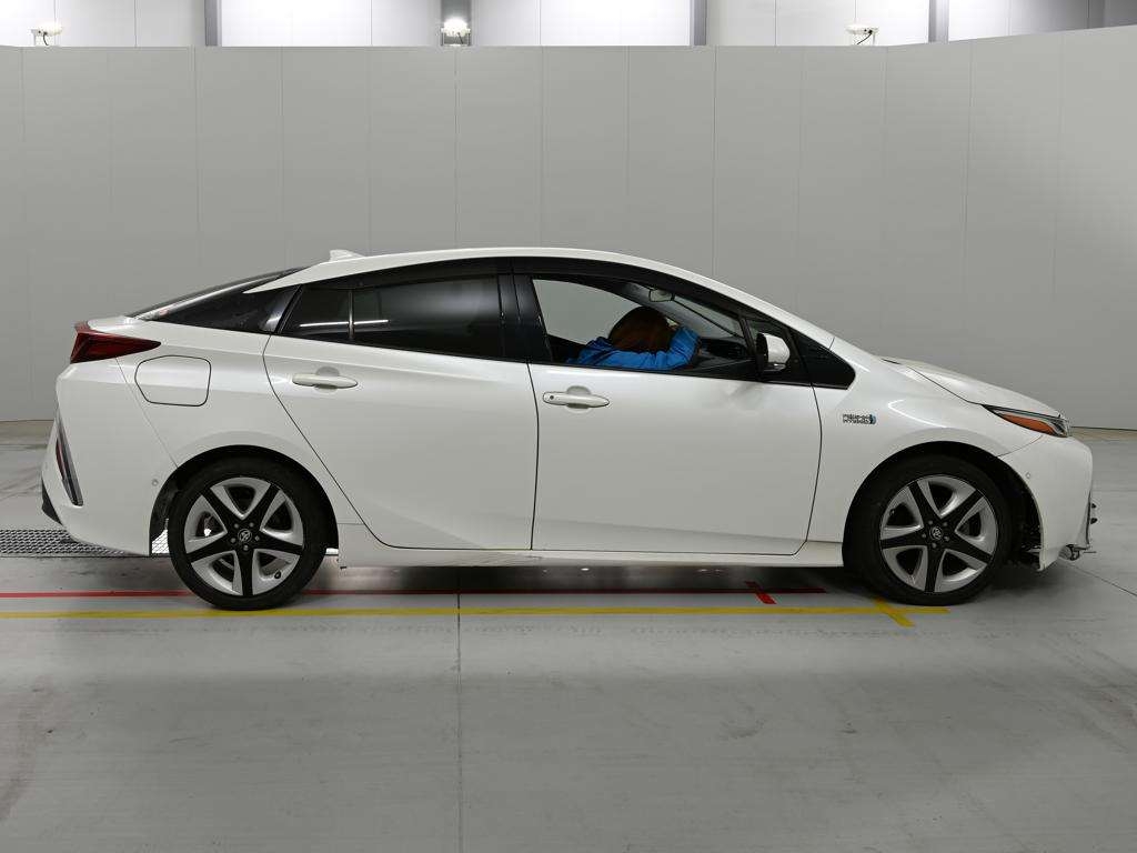 TOYOTA PRIUS PHV