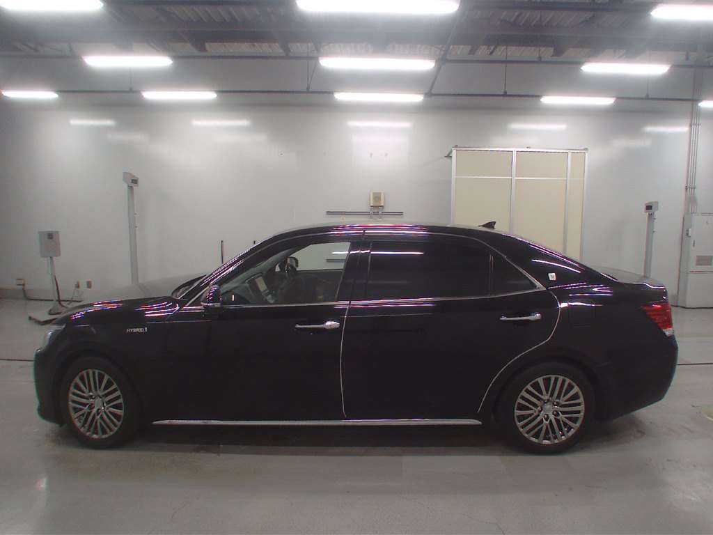 TOYOTA CROWN MAJESTA