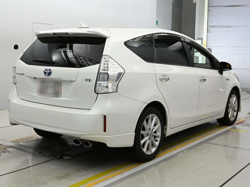 TOYOTA PRIUS ALPHA