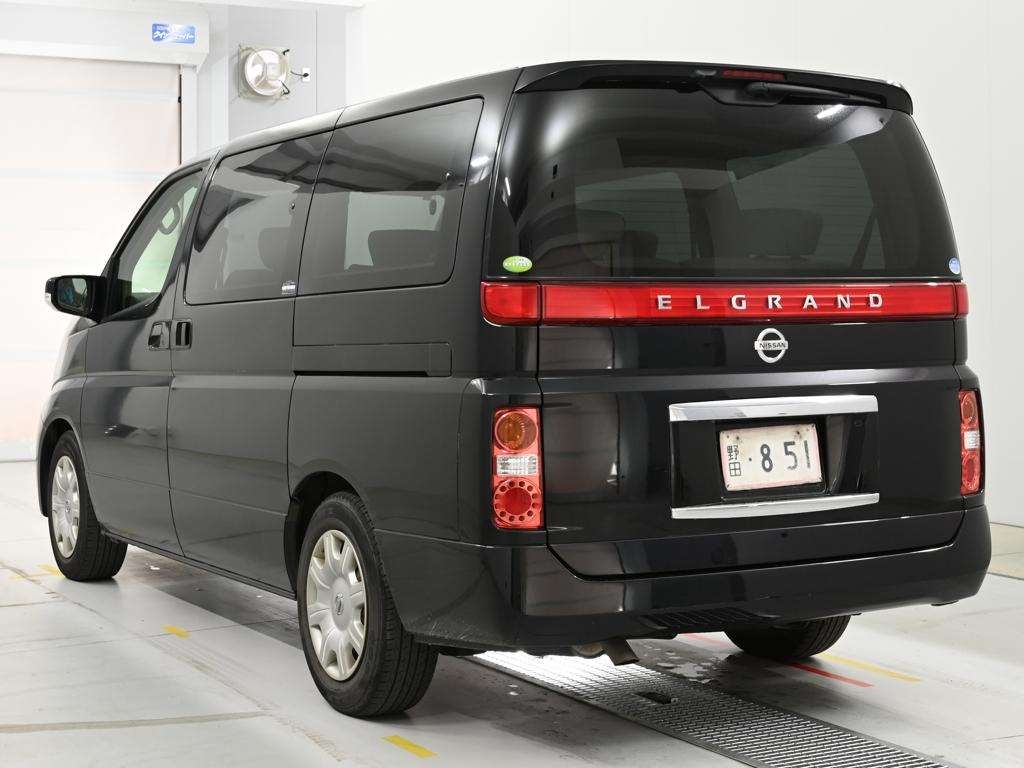 NISSAN ELGRAND