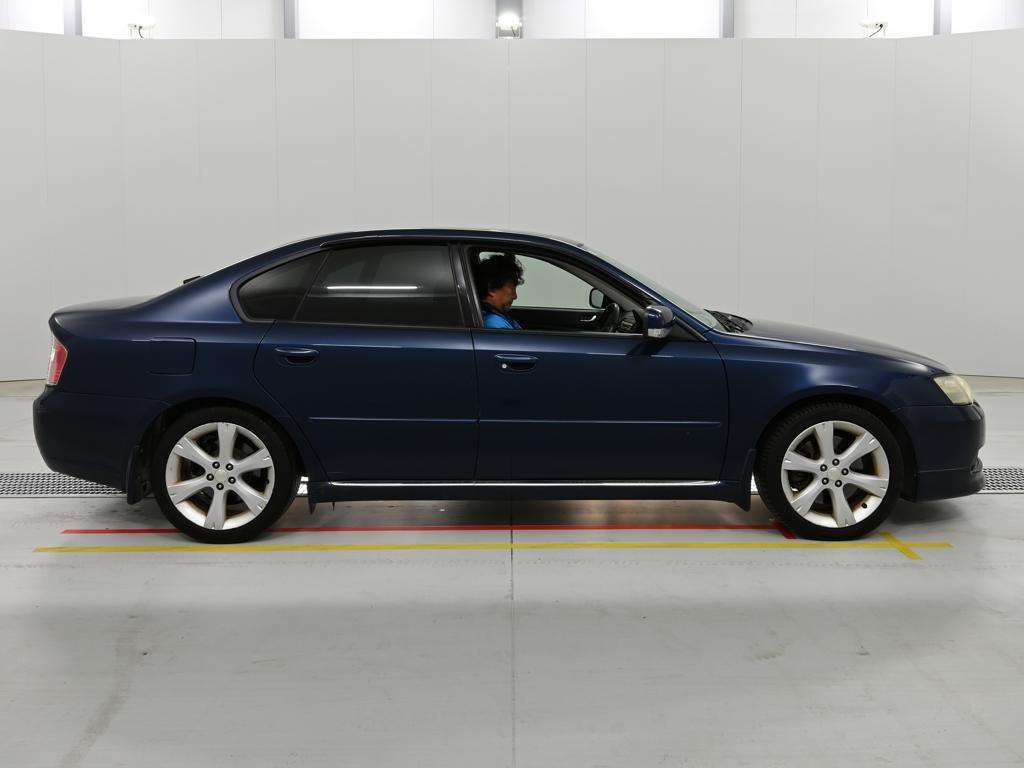 SUBARU LEGACY B4