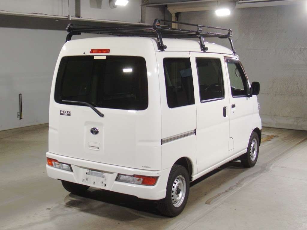 TOYOTA PIXIS VAN