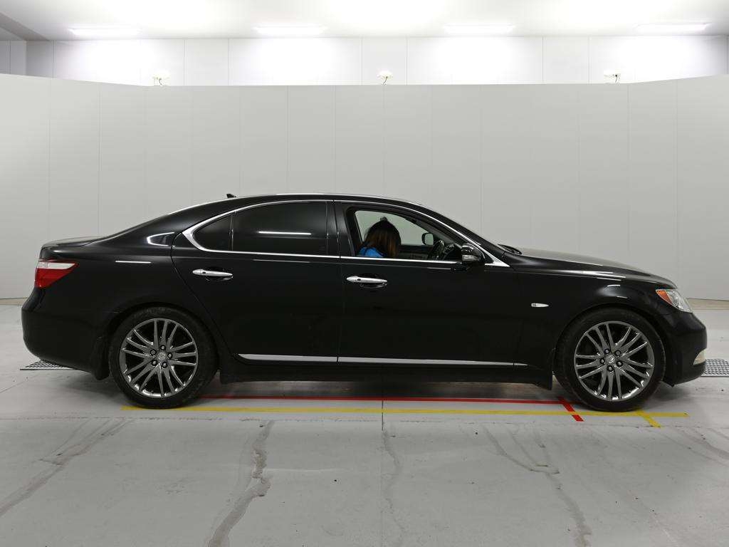 LEXUS LS460