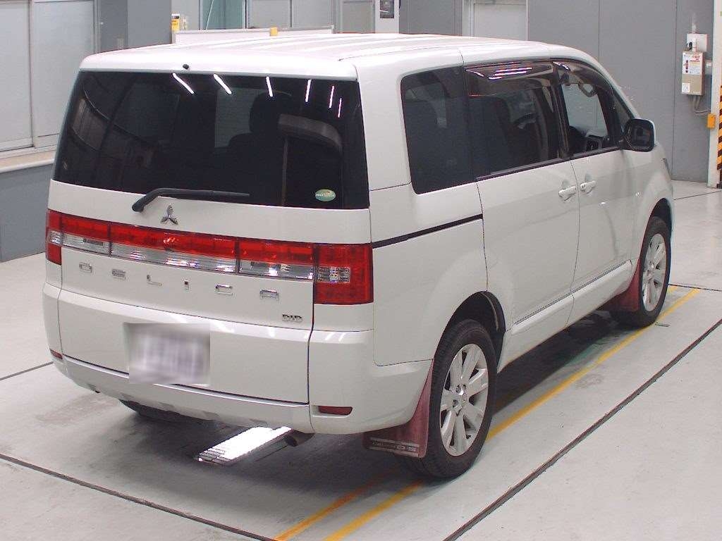 MITSUBISHI DELICA D:5