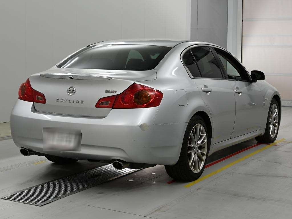 NISSAN SKYLINE