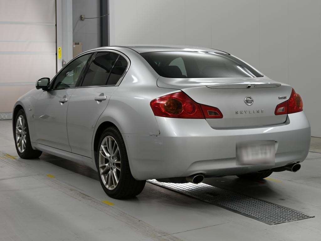 NISSAN SKYLINE