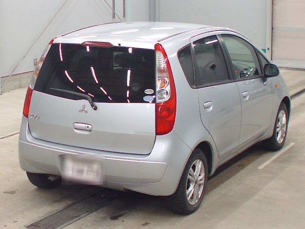 MITSUBISHI COLT