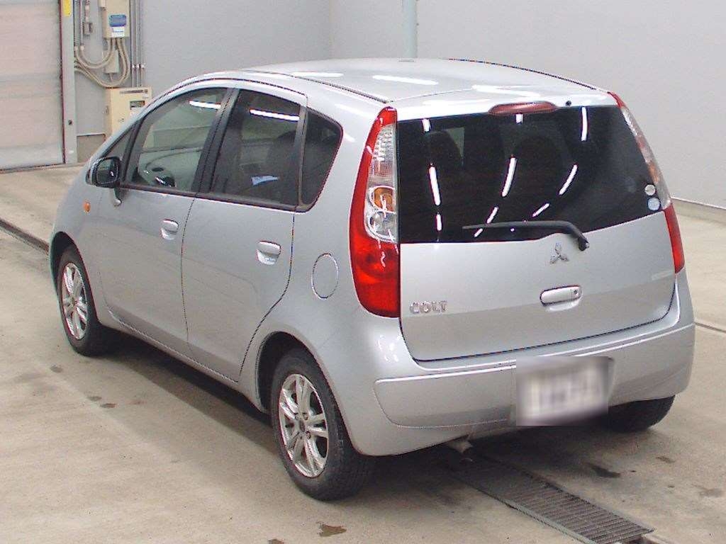 MITSUBISHI COLT
