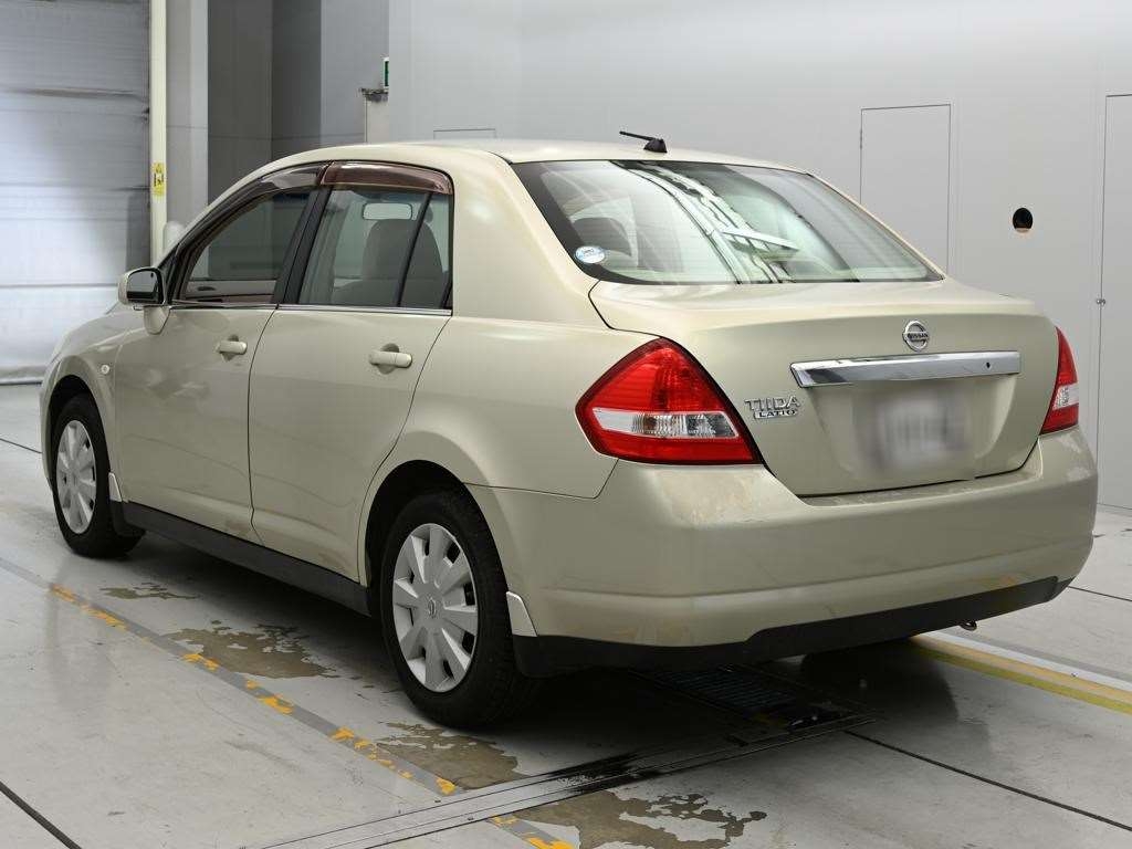 NISSAN TIIDA LATIO