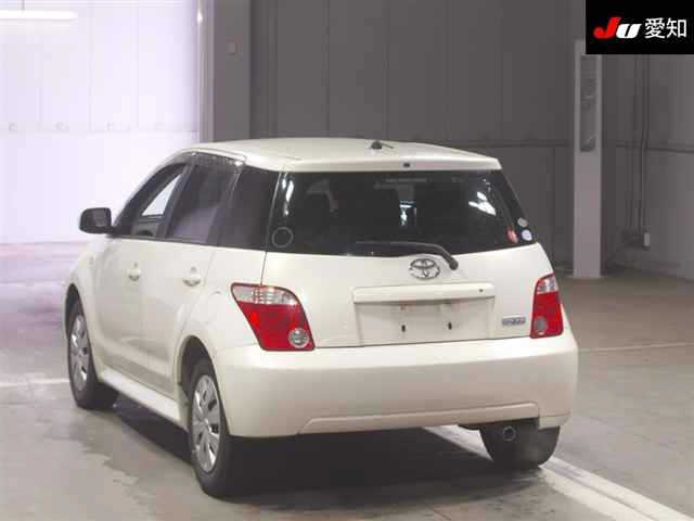 TOYOTA IST