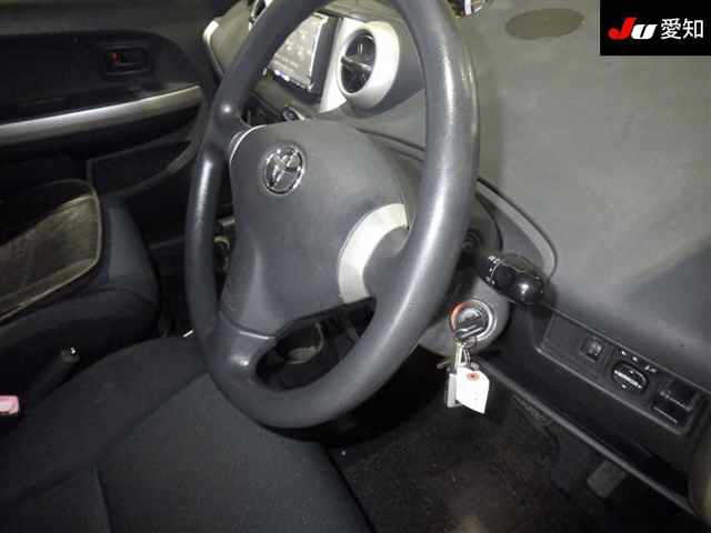 TOYOTA IST