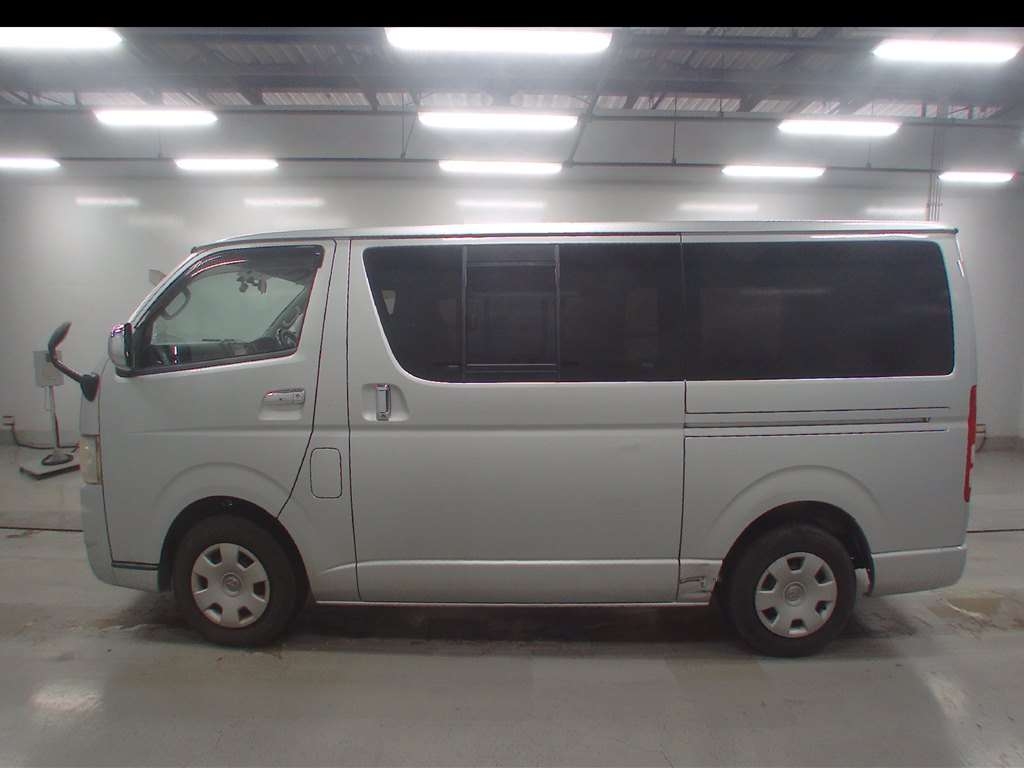 TOYOTA REGIUS ACE
