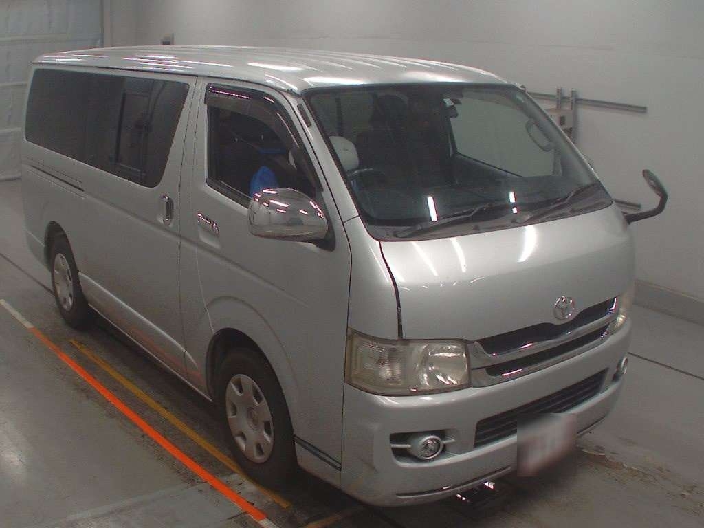 TOYOTA REGIUS ACE