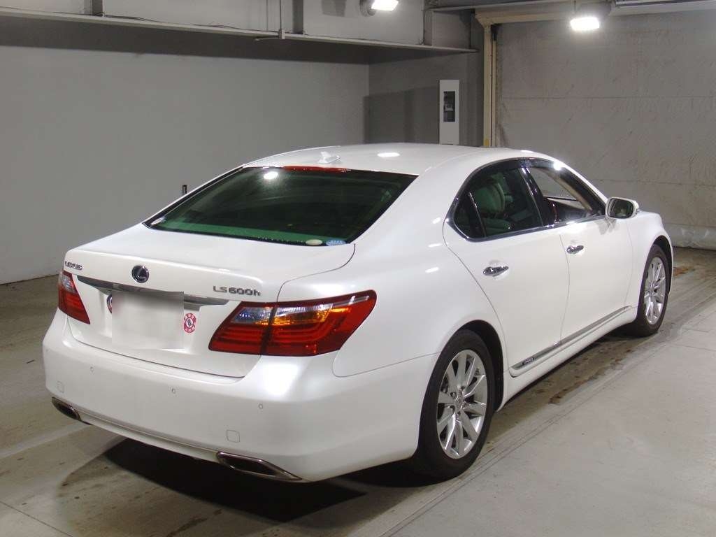 LEXUS LS600H