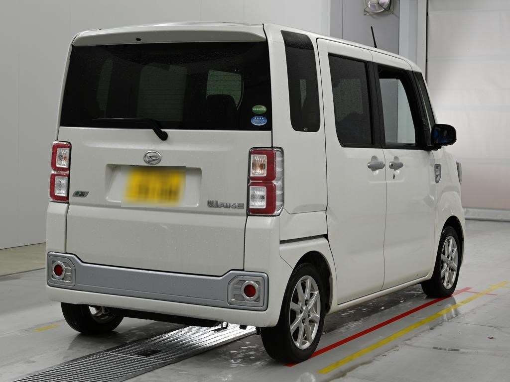 DAIHATSU WAKE