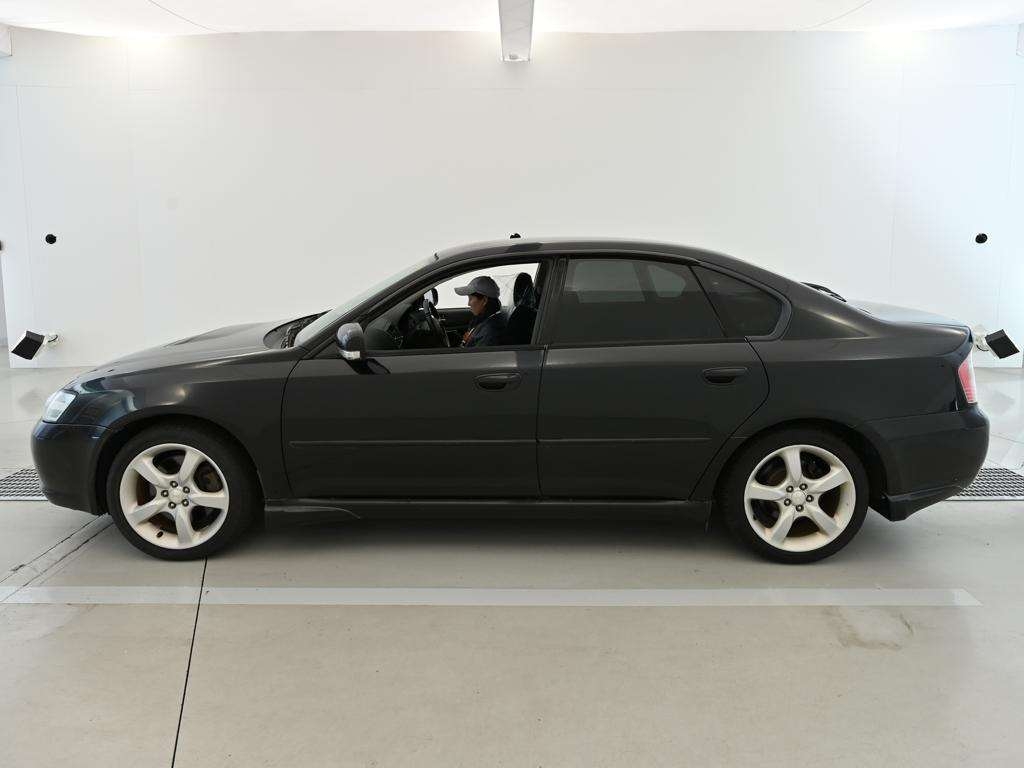 SUBARU LEGACY B4