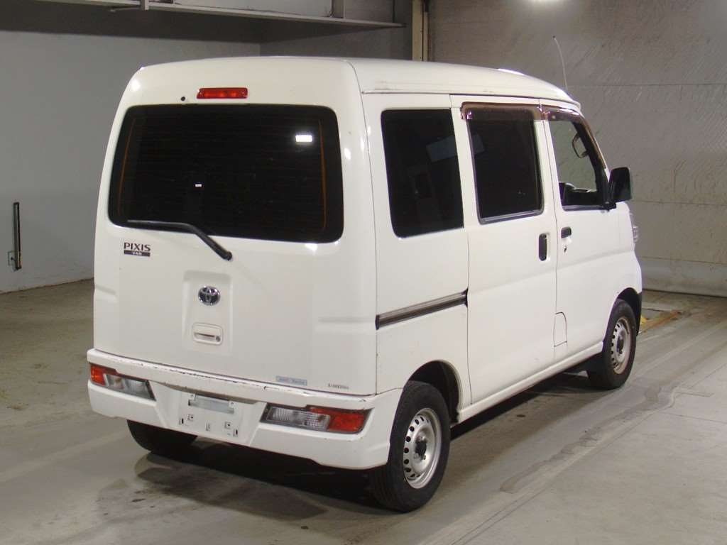 TOYOTA PIXIS VAN