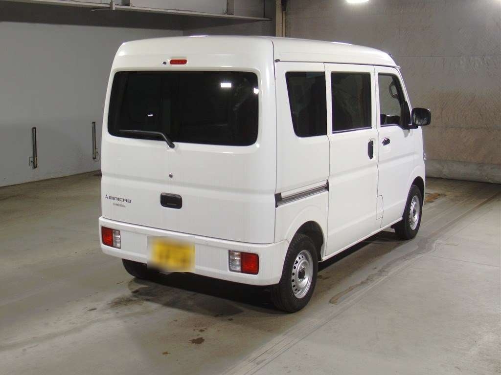MITSUBISHI MINICAB