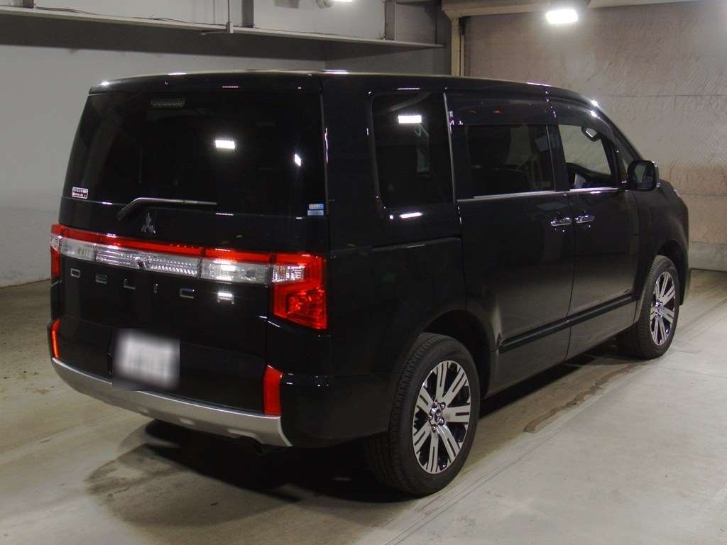 MITSUBISHI DELICA D:5