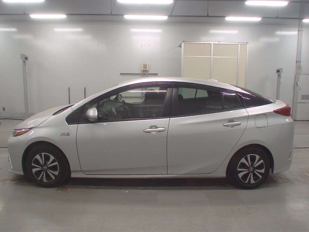 TOYOTA PRIUS PHV
