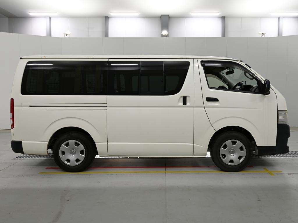 TOYOTA REGIUS ACE
