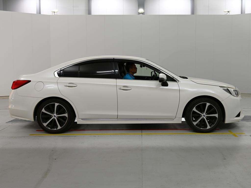 SUBARU LEGACY B4