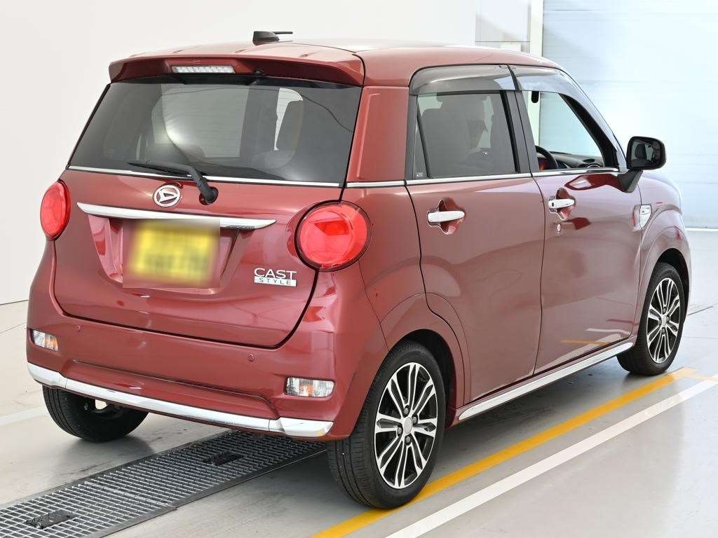 DAIHATSU CAST