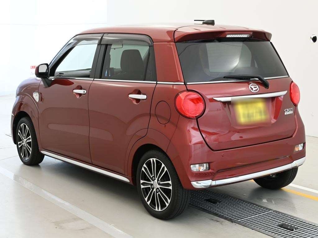 DAIHATSU CAST