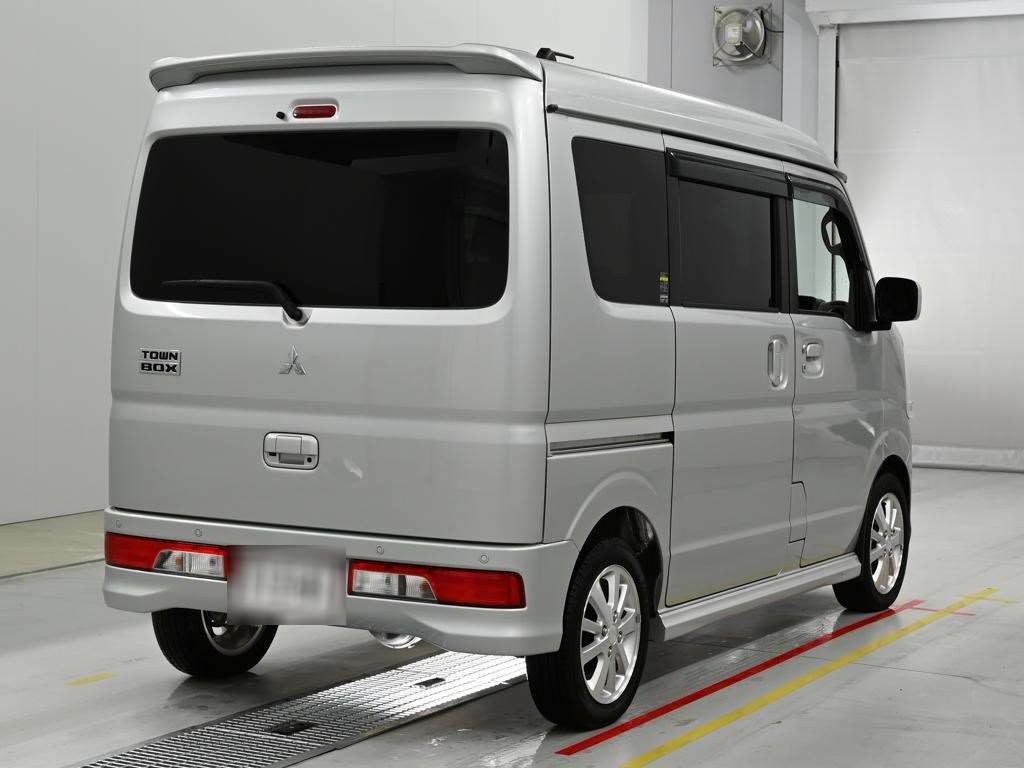MITSUBISHI TOWN BOX